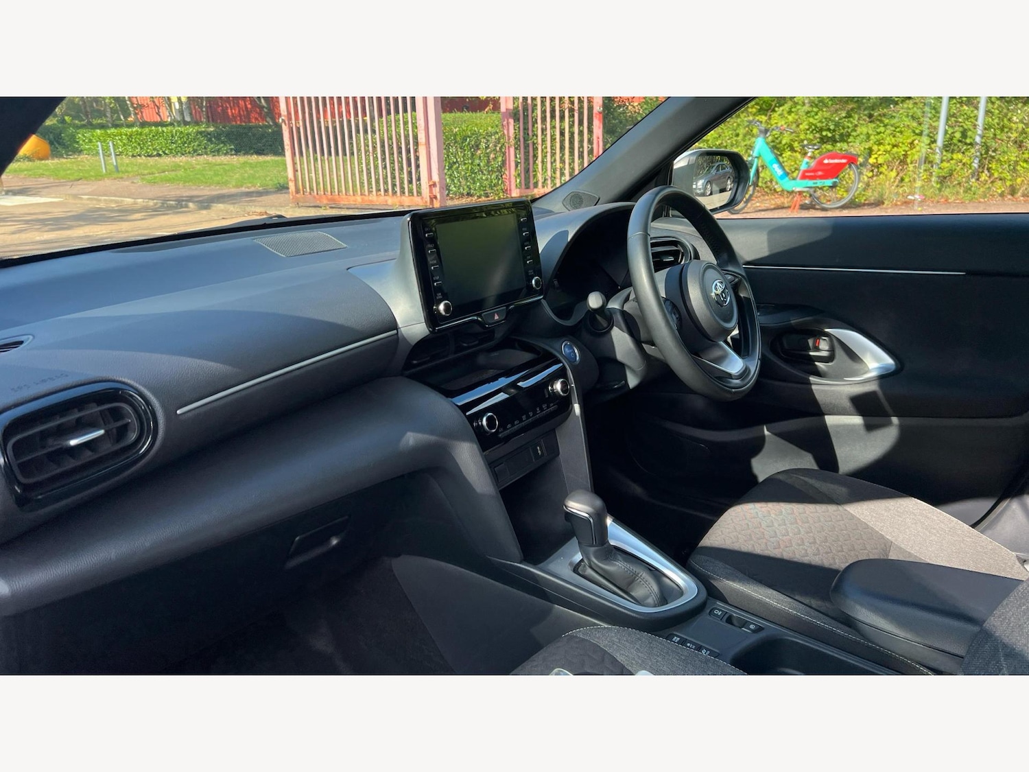 Used Toyota Yaris Cross 2023 for sale - 76573195: Photo 12