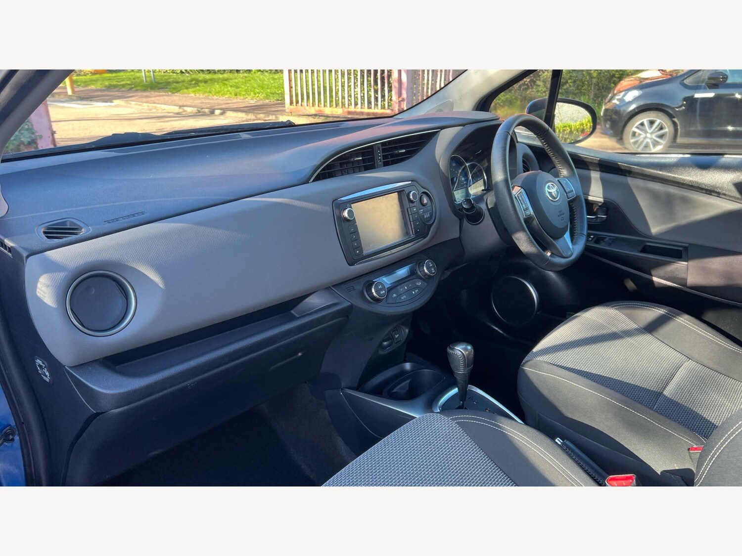 Used Toyota Yaris for sale - 77940655: Photo 12