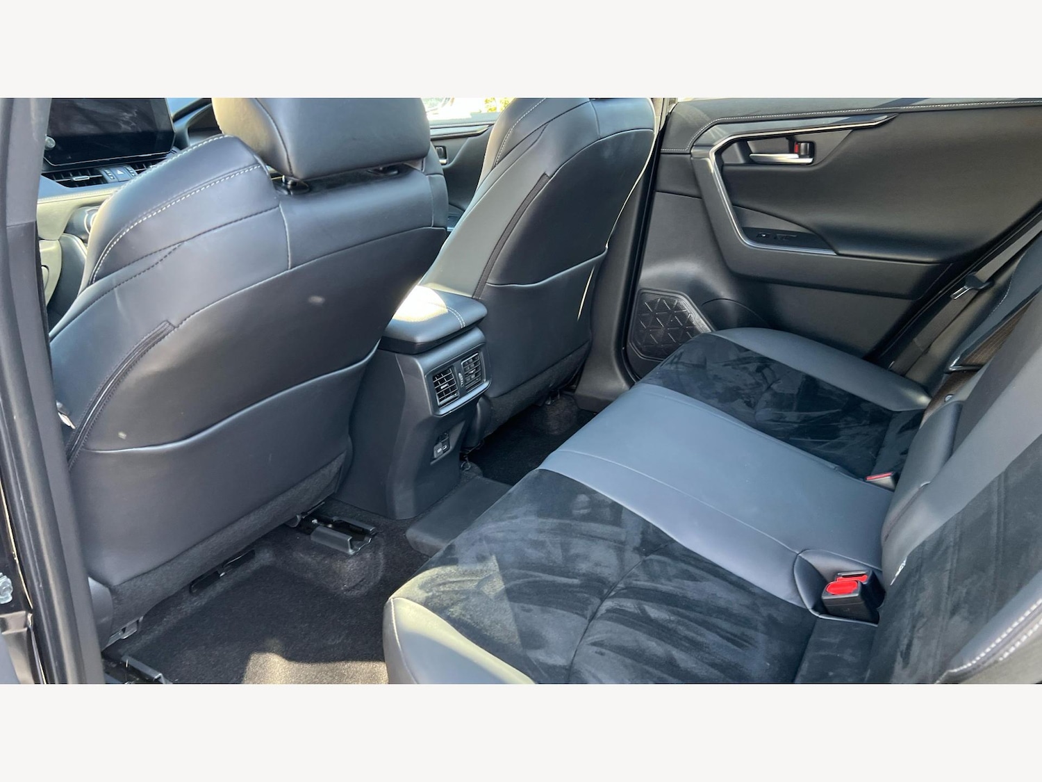 Used Toyota RAV4 2024 for sale - 76167092: Photo 15