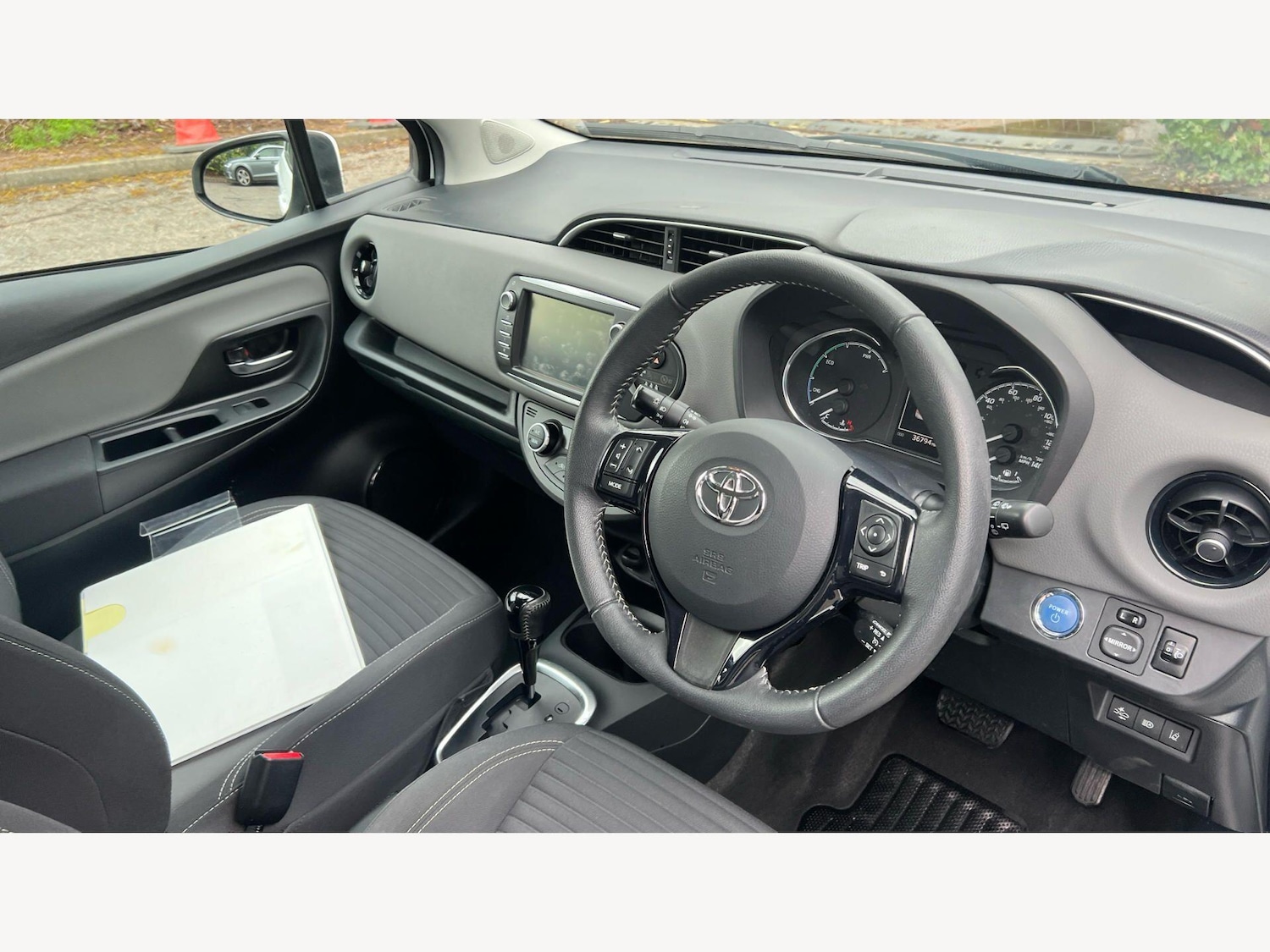 Used Toyota Yaris 2018 for sale - 78101160: Photo 13