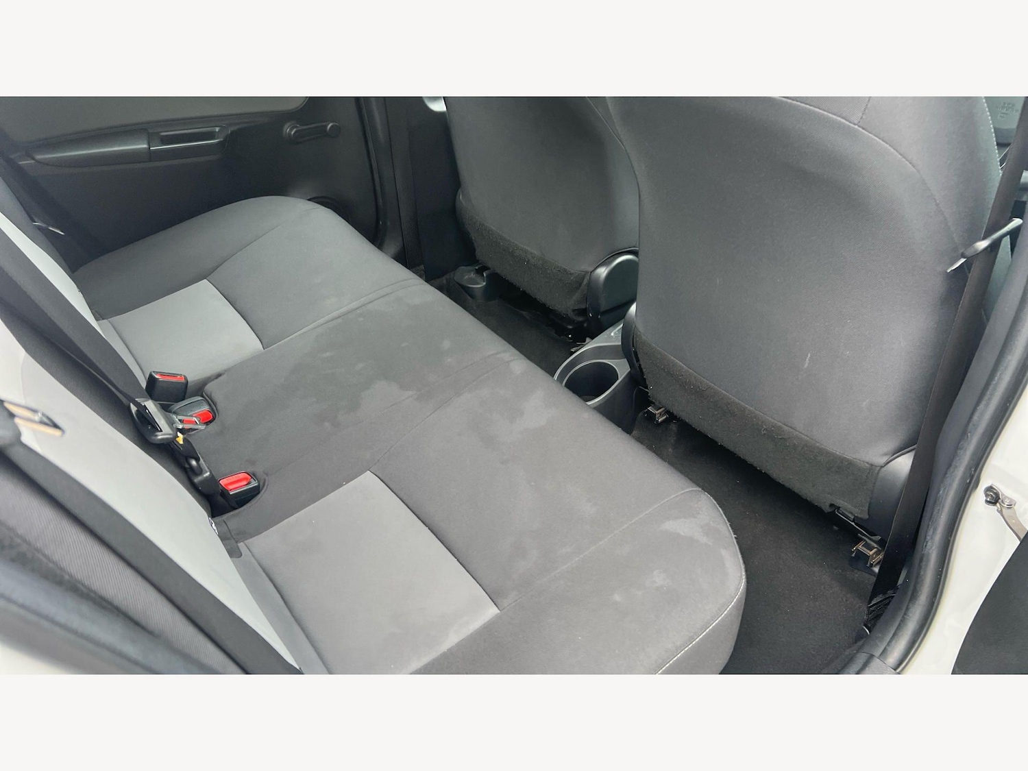 Used Toyota Yaris 2018 for sale - 78101160: Photo 14