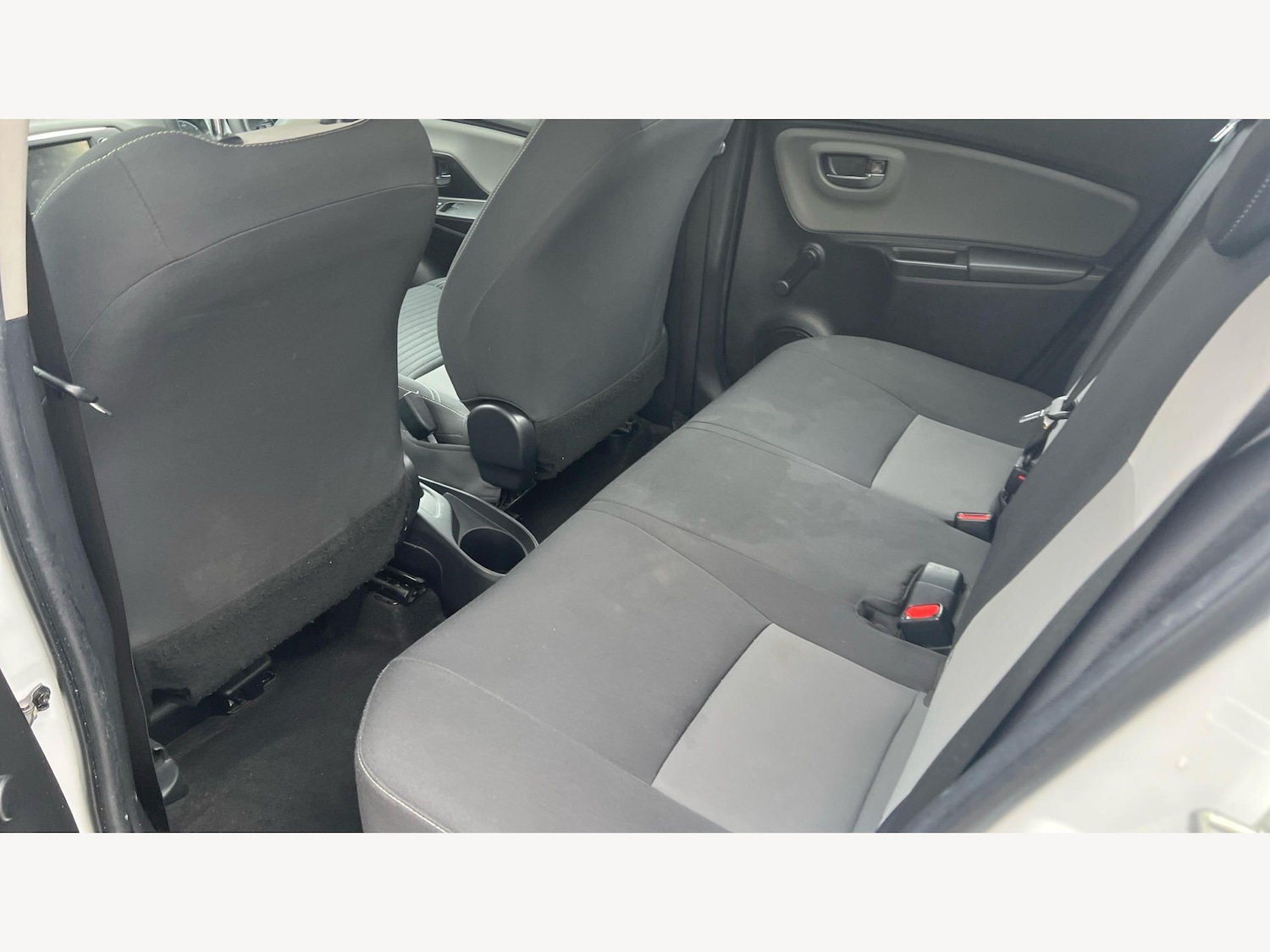 Used Toyota Yaris 2018 for sale - 78101160: Photo 15