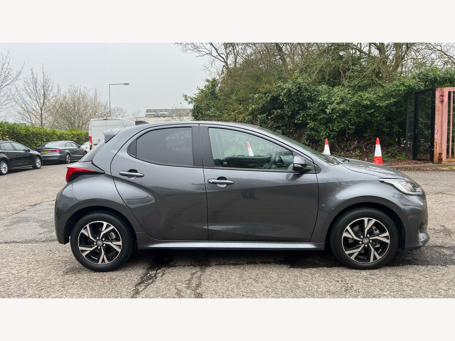 Used Toyota Yaris for sale - 77852775: Photo 18