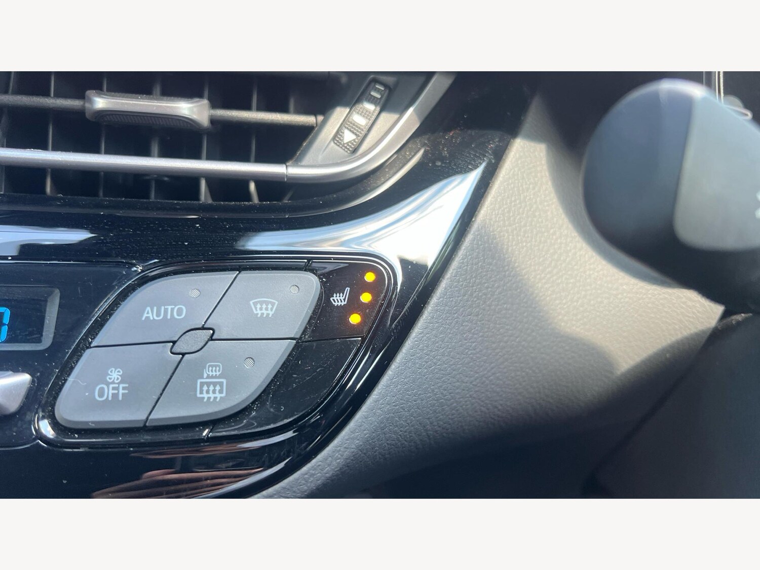 Used Toyota C-HR for sale - 77441454: Photo 22