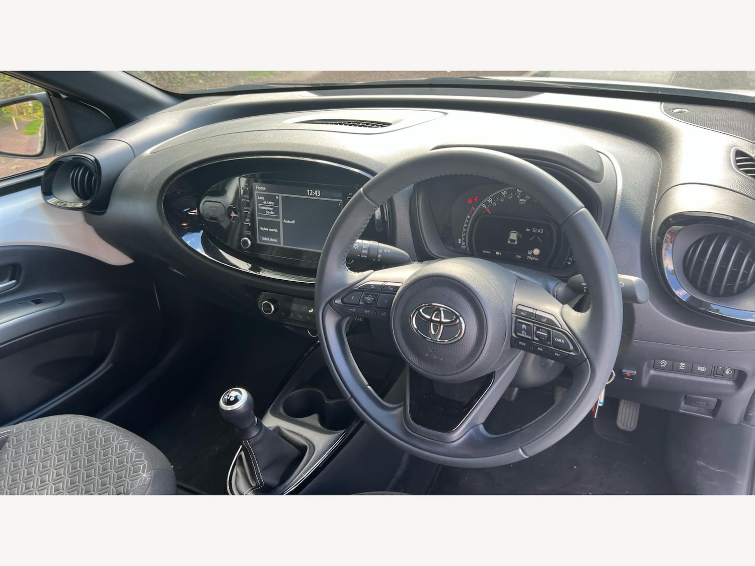 Used Toyota Aygo X 2023 for sale - 76166679: Photo 7