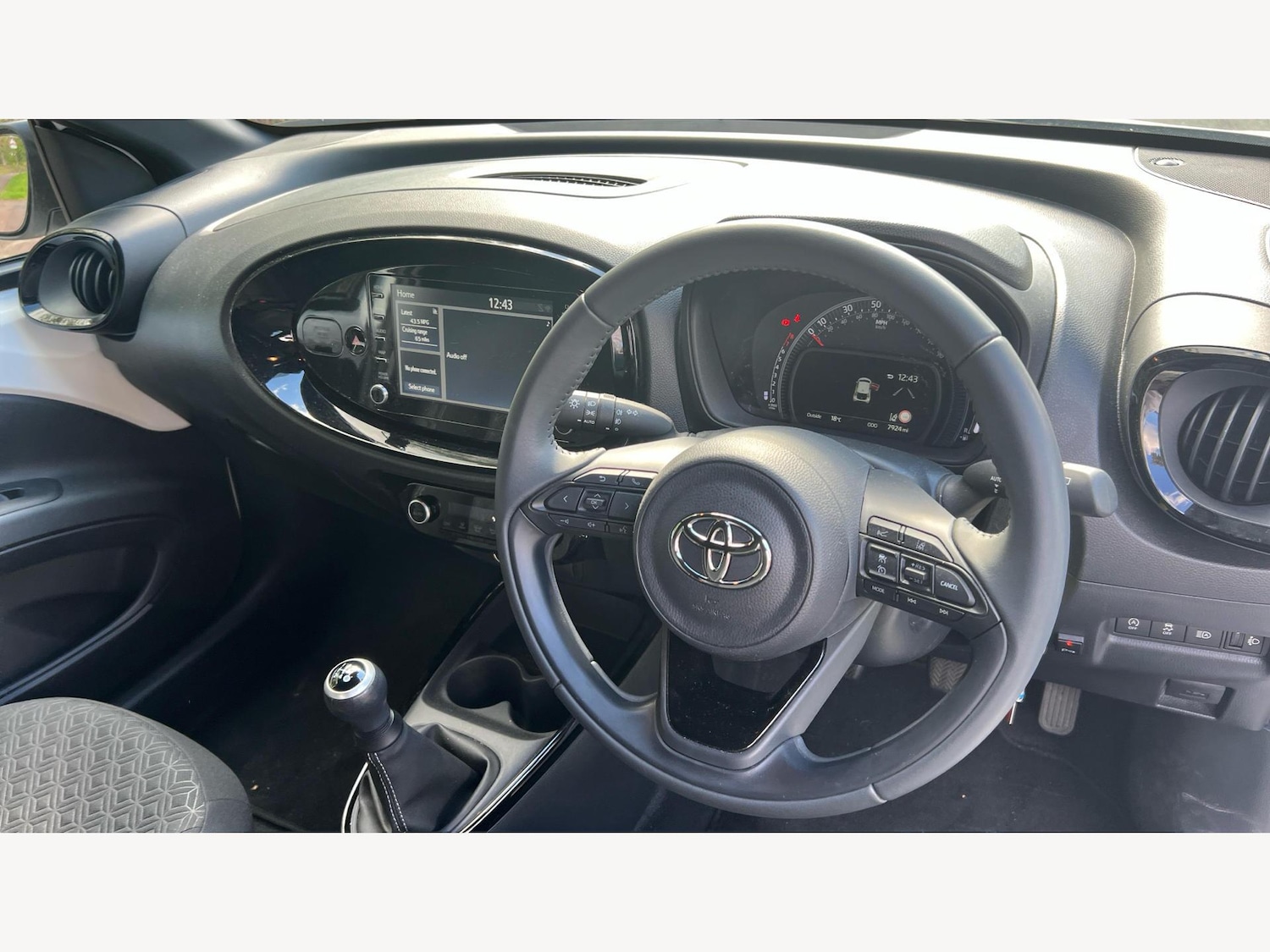 Used Toyota Aygo X 2023 for sale - 76166679: Photo 8