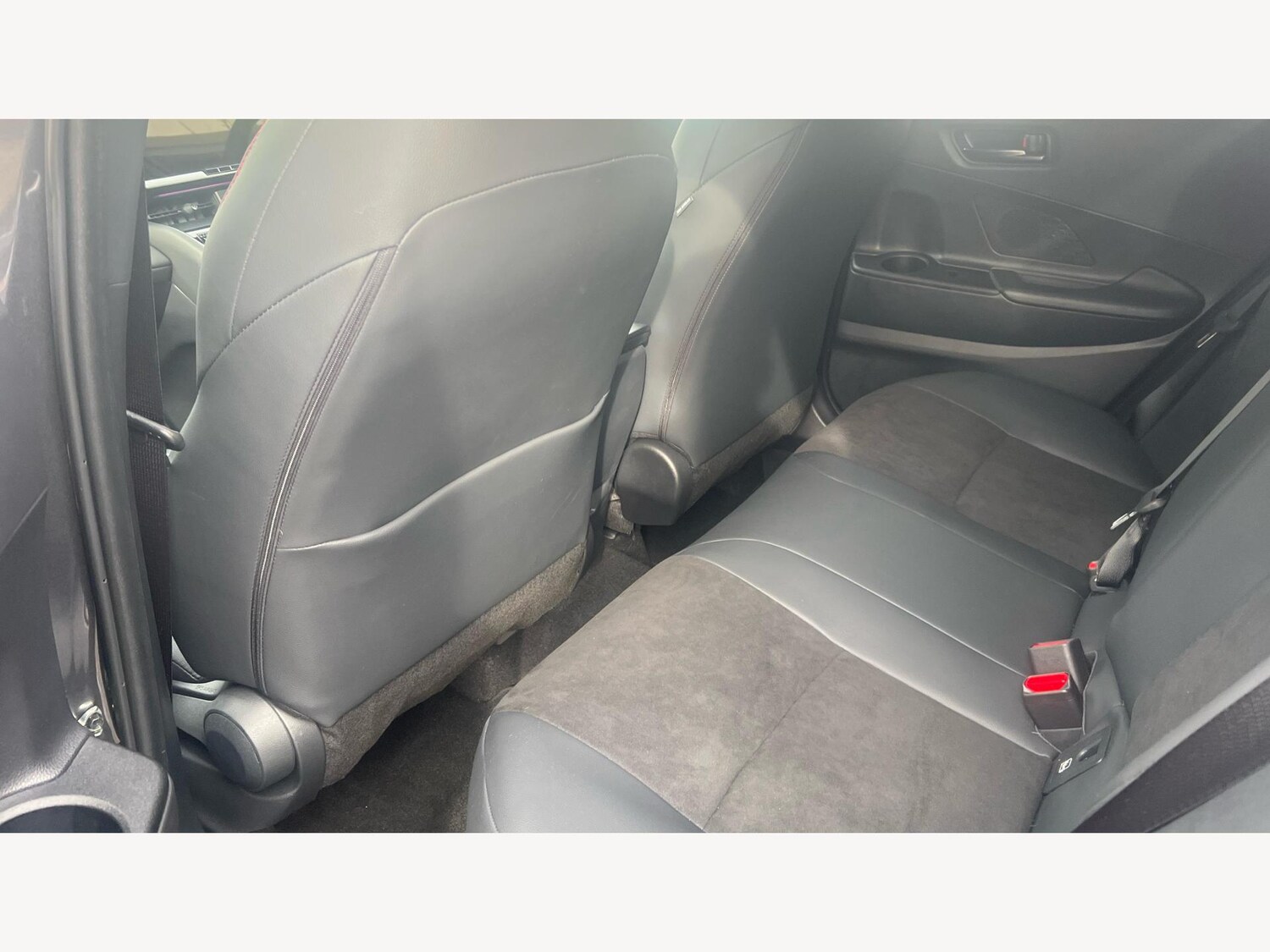 Used Toyota C-HR 2025 for sale - 77597894: Photo 15