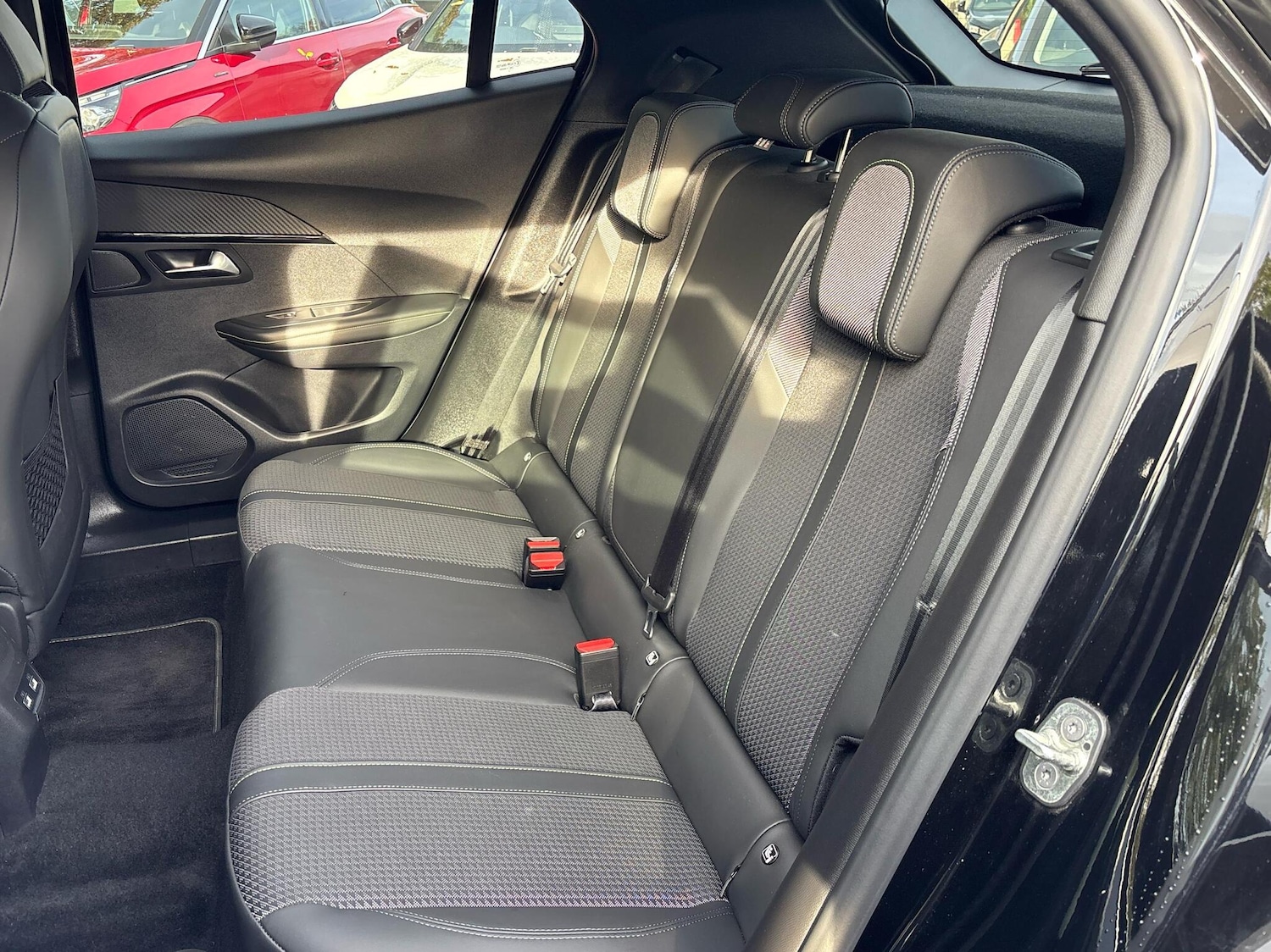 Used Peugeot 2008 2023 for sale - 76676066: Photo 6