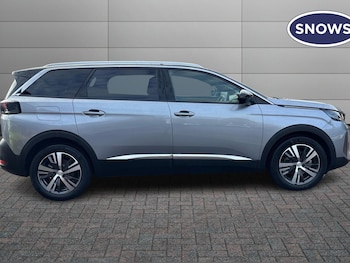 Used Peugeot 5008 2024 for sale - 76677844: Photo