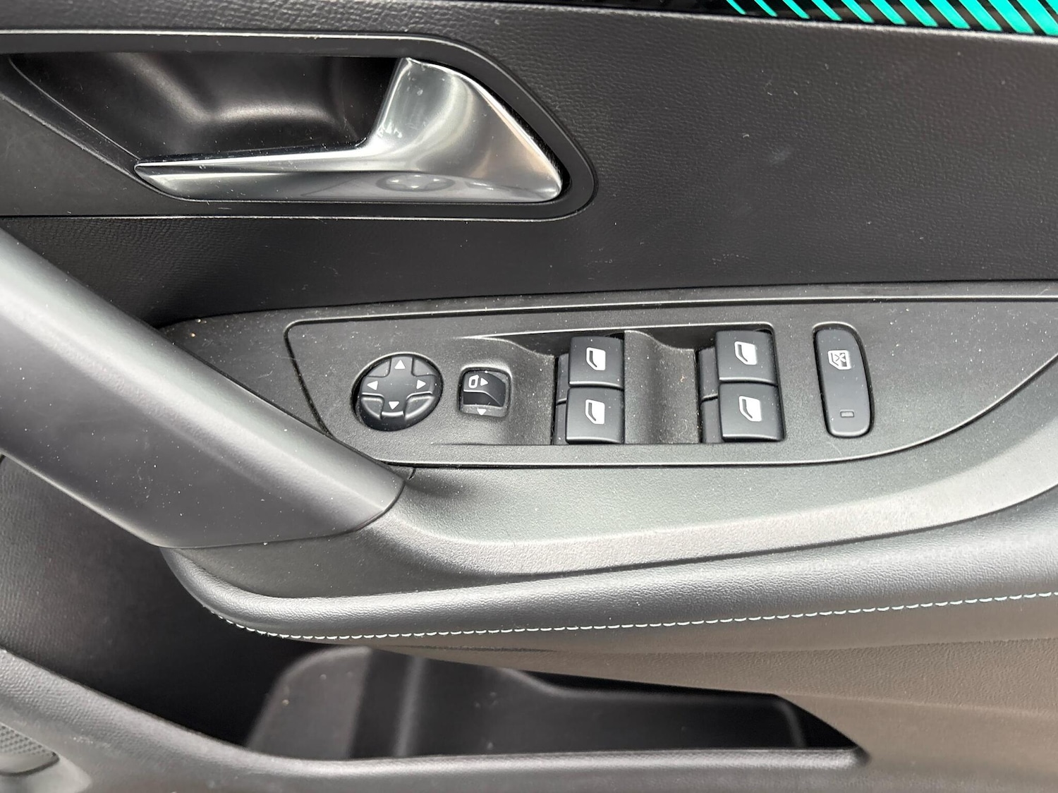 Used Peugeot 2008 2021 for sale - 76680990: Photo 20