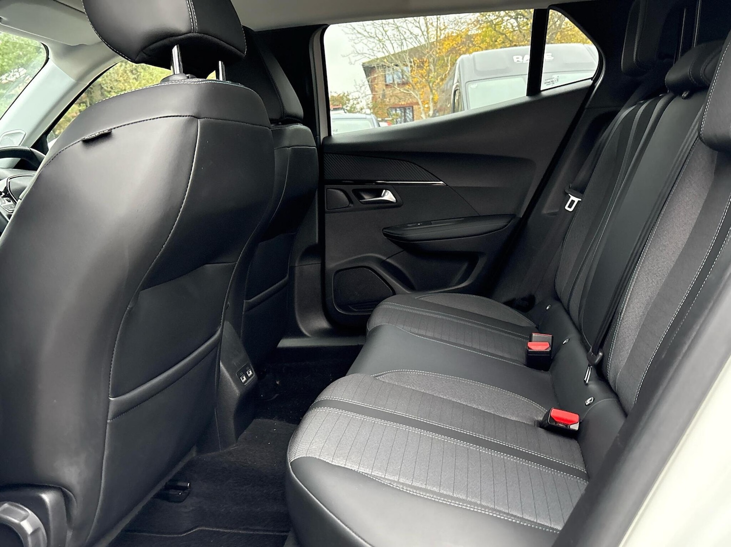 Used Peugeot 2008 2021 for sale - 76680990: Photo 6