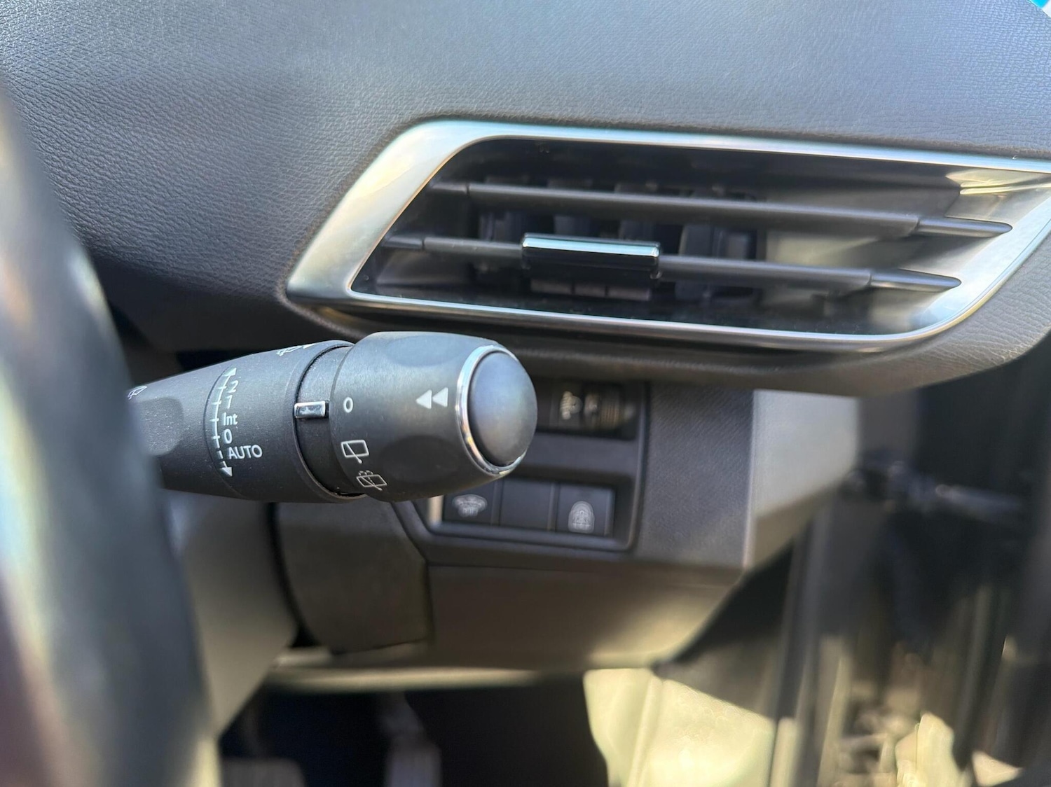 Used Peugeot 5008 2022 for sale - 76675525: Photo 24