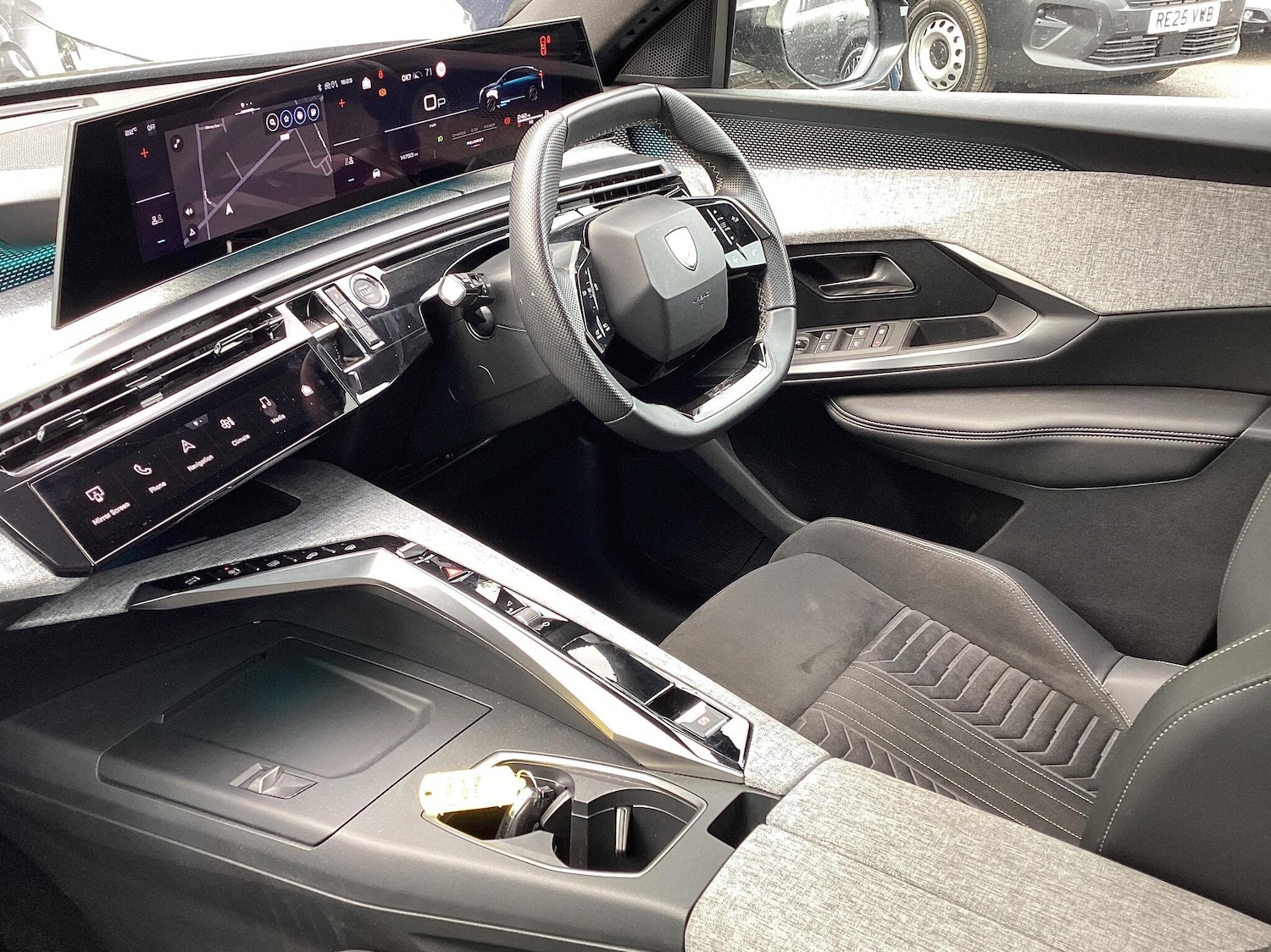 Used Peugeot 3008 2024 for sale - 77198810: Photo 8