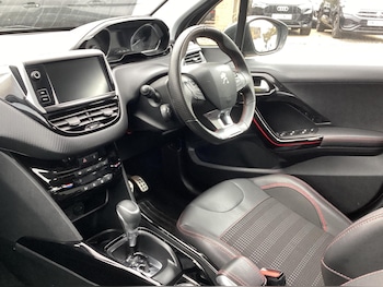 Used Peugeot 2008 2018 for sale - 76673608: Photo