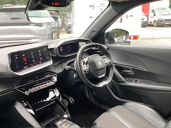 Used Peugeot 2008 2023 for sale - 76231229: Photo