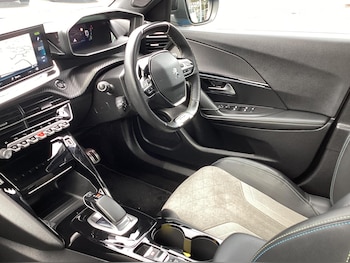 Used Peugeot 2008 2021 for sale - 76674581: Photo