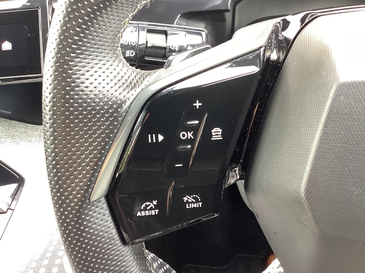 Used Peugeot 3008 2024 for sale - 76677401: Photo 25