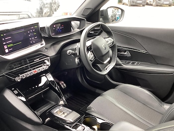Used Peugeot 2008 2023 for sale - 76231158: Photo