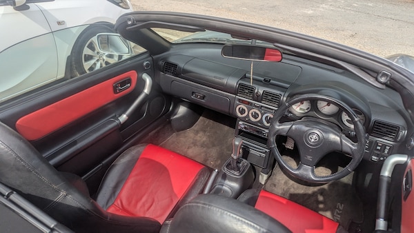 Used Toyota MR2 2002 for sale - 74401071: Photo 8