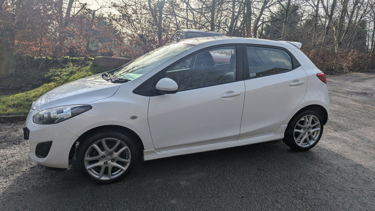 Used Mazda Mazda2 2011 for sale - 77639033: Photo 2