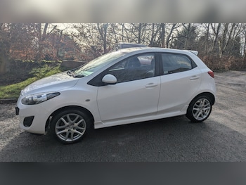 Used Mazda Mazda2 2011 for sale - 77639033: Photo