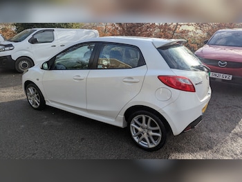 Used Mazda Mazda2 2011 for sale - 77639033: Photo