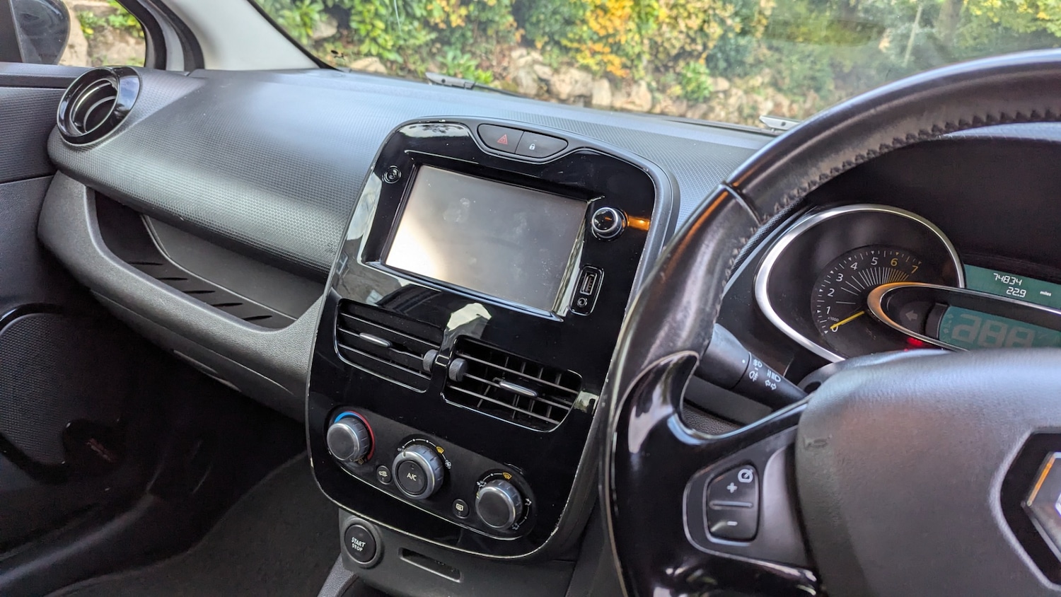 Used Renault Clio 2016 for sale - 76347423: Photo 13