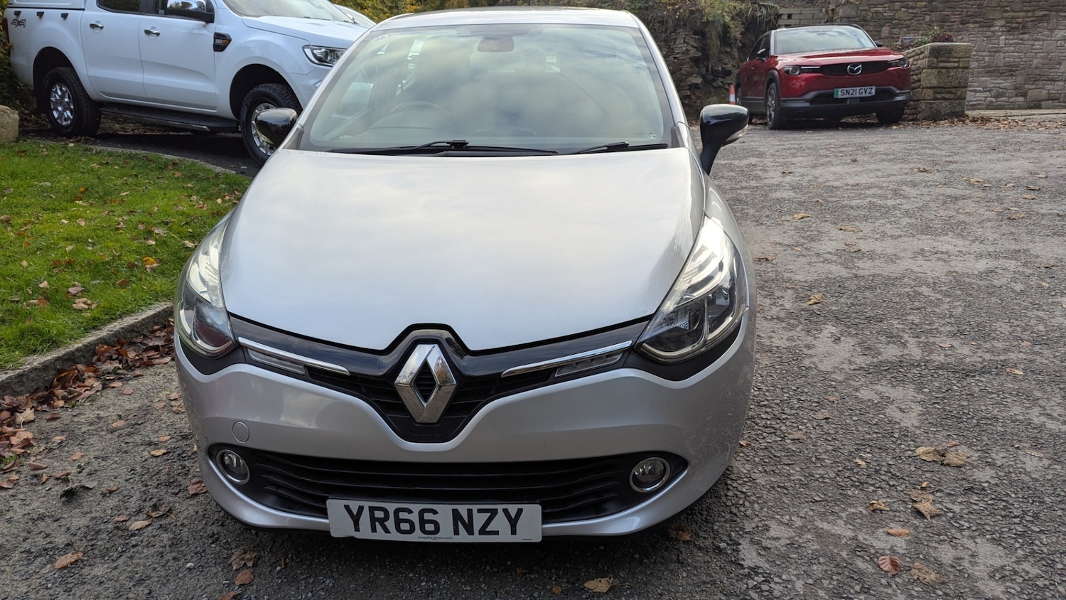 Used Renault Clio 2016 for sale - 76347423: Photo 2