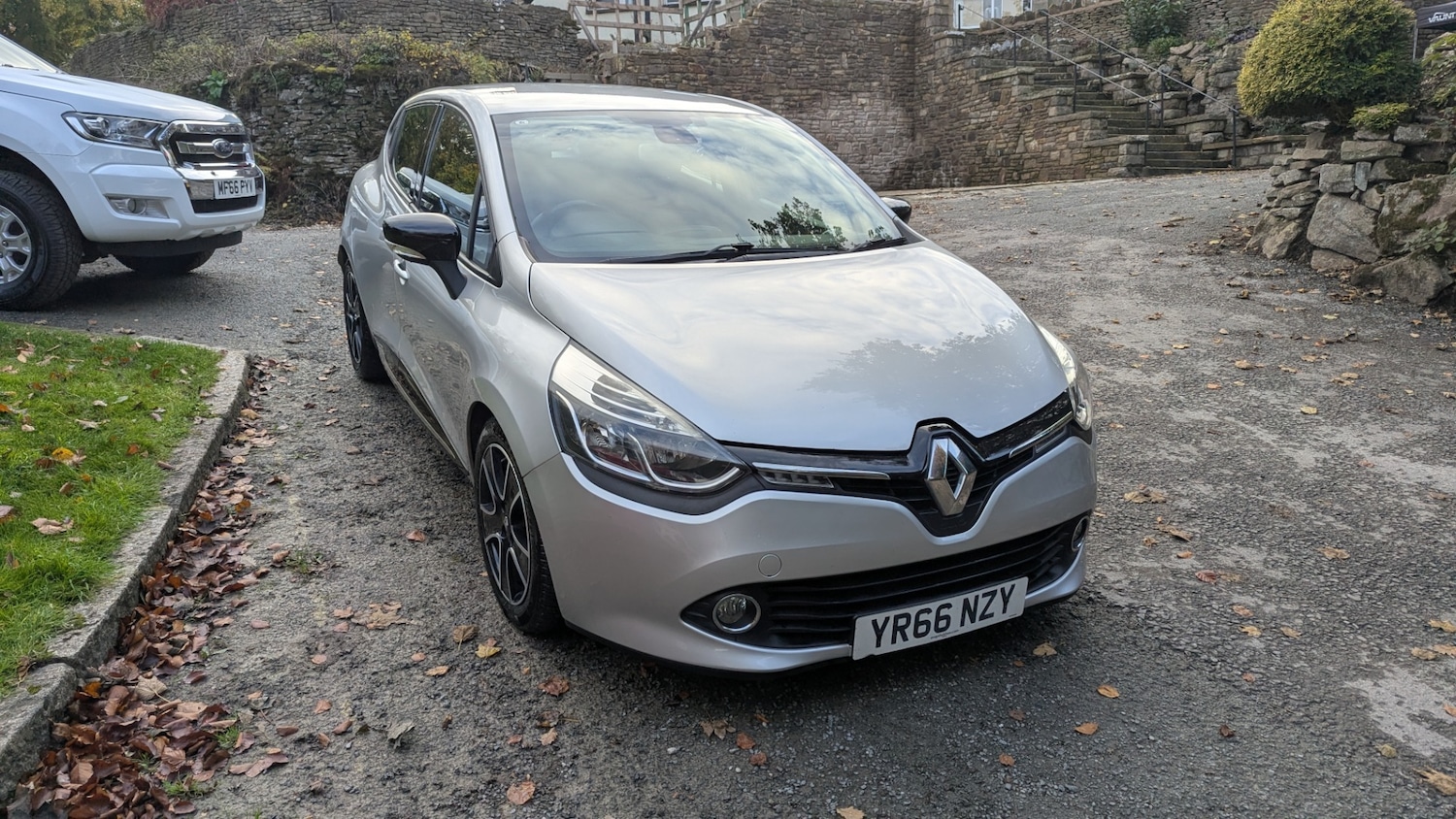 Used Renault Clio 2016 for sale - 76347423: Photo 3