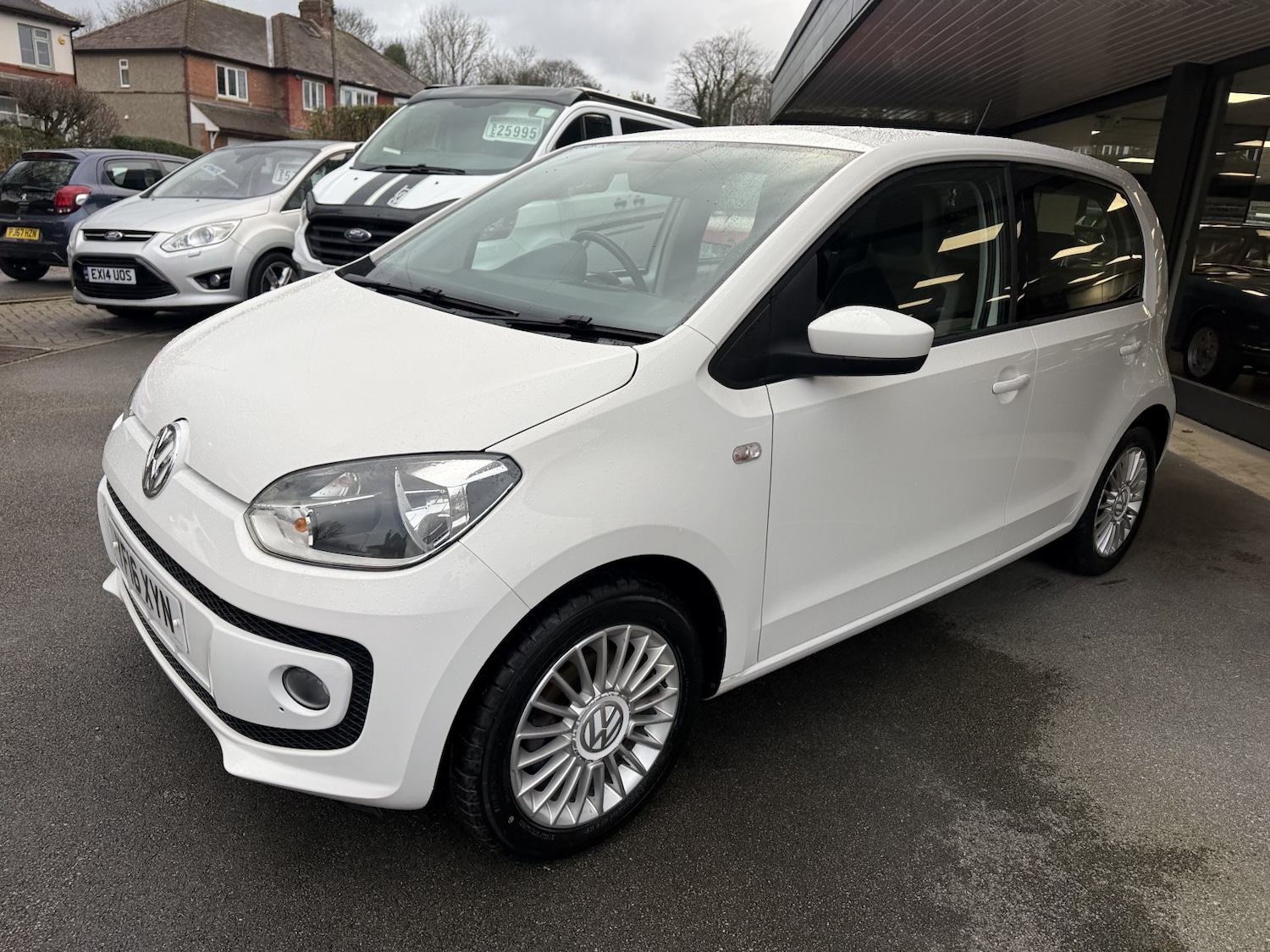 Used Volkswagen up! 2016 for sale - 77694340: Photo 2