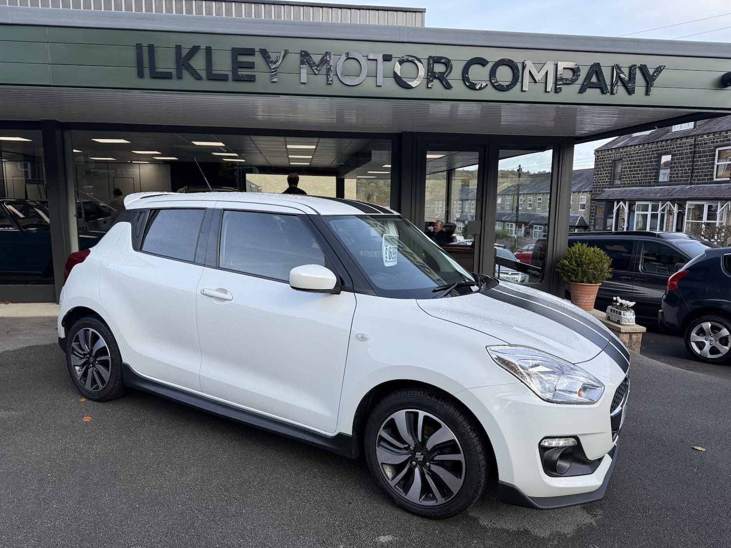 Used Suzuki Swift 2019 for sale - 76478111: Photo 1