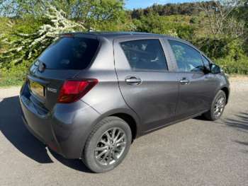 Used Toyota Yaris 2016 for sale - 74651146: Photo