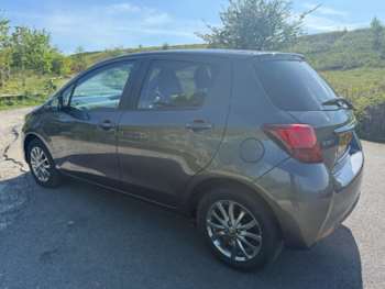 Used Toyota Yaris 2016 for sale - 74651146: Photo