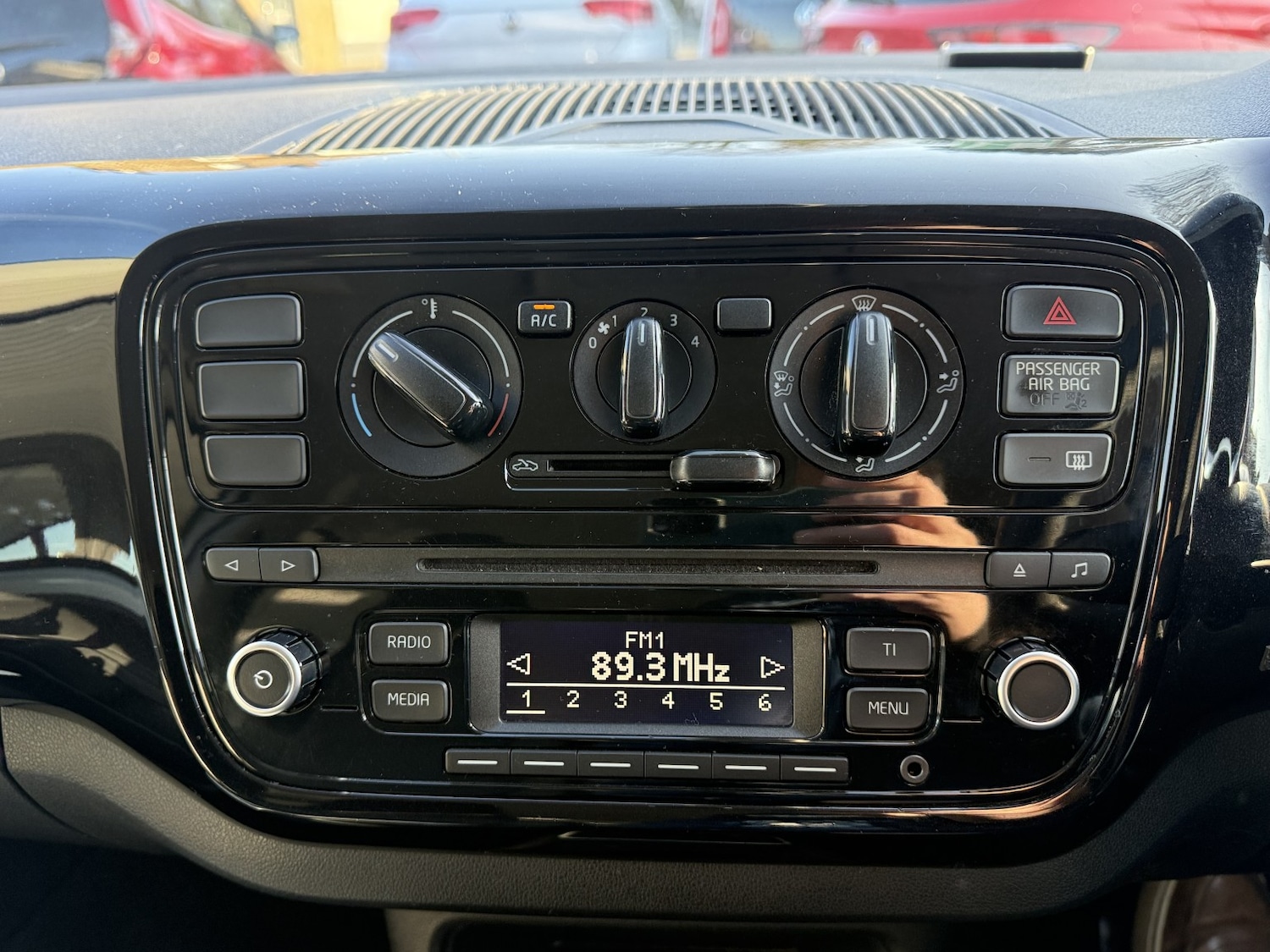 Used Volkswagen up! 2024 for sale - 77781778: Photo 11