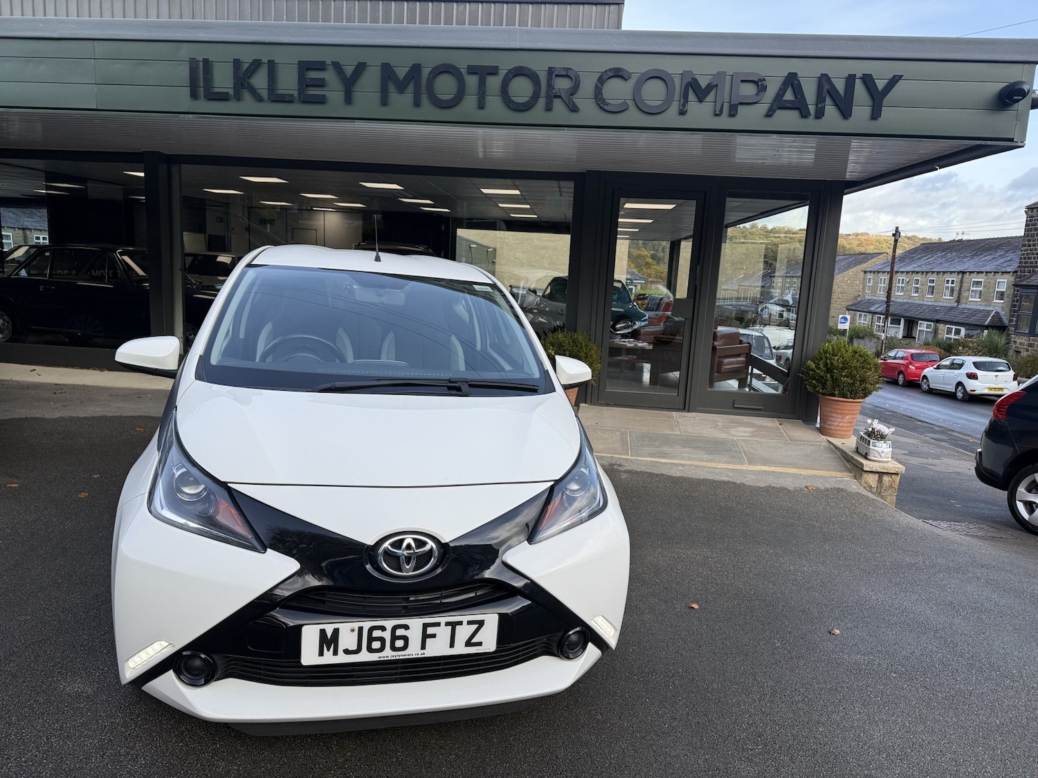 Used Toyota AYGO 2016 for sale - 76478110: Photo 2