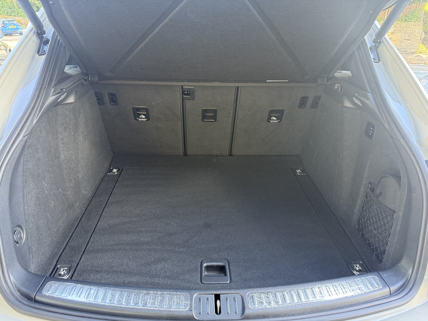 Used Porsche Macan 2023 for sale - 76478115: Photo 14