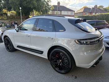 Used Porsche Macan 2023 for sale - 76478115: Photo