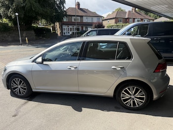 Used Volkswagen Golf 2017 for sale - 79531780: Photo