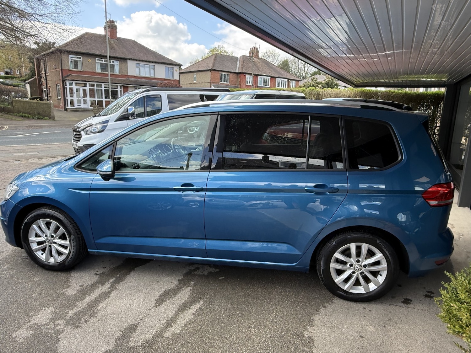 Used Volkswagen Touran 2017 for sale - 78201964: Photo 2