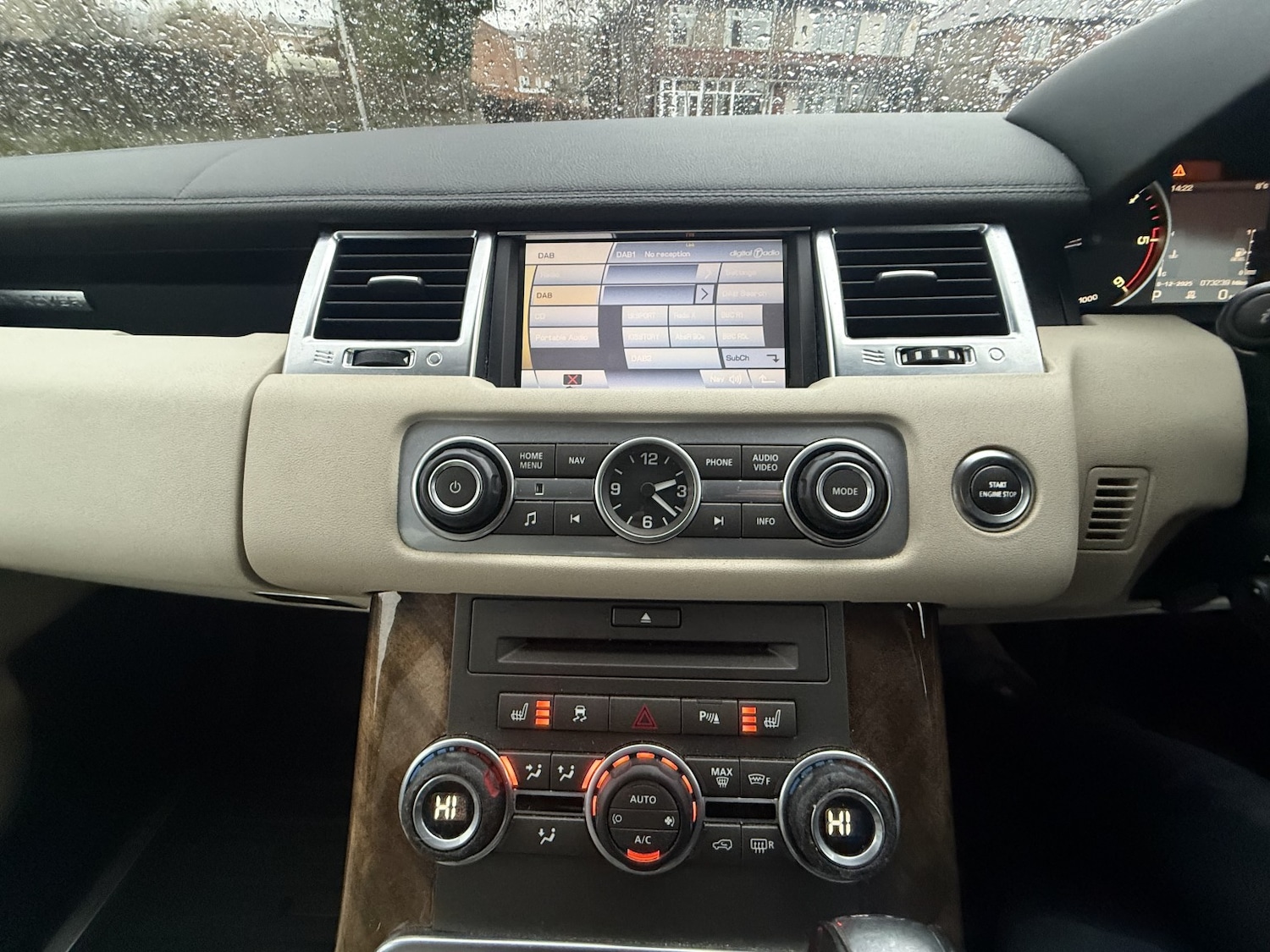 Used Land Rover Range Rover Sport 2010 for sale - 76986848: Photo 12