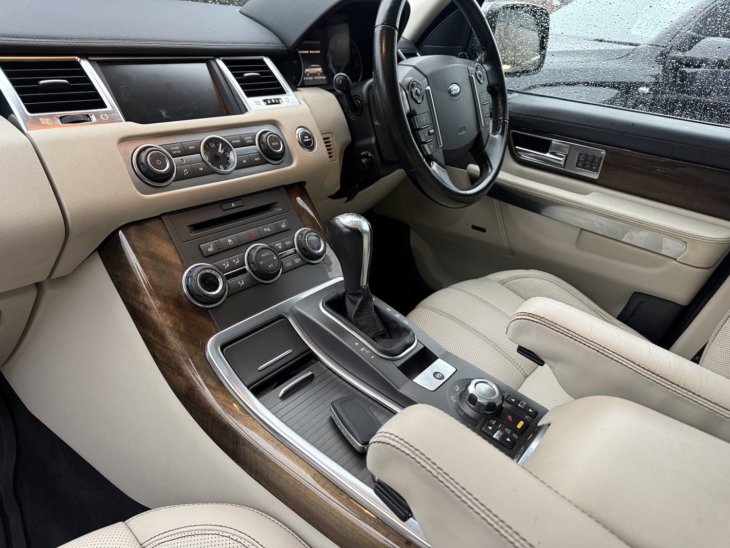 Used Land Rover Range Rover Sport 2010 for sale - 76986848: Photo 8