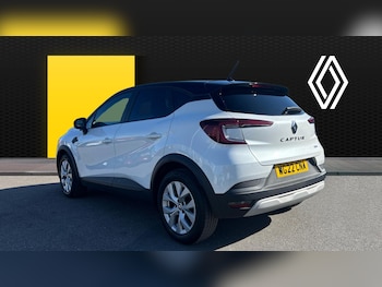 Used Renault Captur 2022 for sale - 77663363: Photo