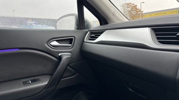 Used Renault Captur 2021 for sale - 76222104: Photo 35