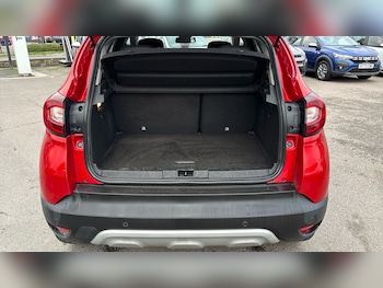 Used Renault Captur 2019 for sale - 76984674: Photo