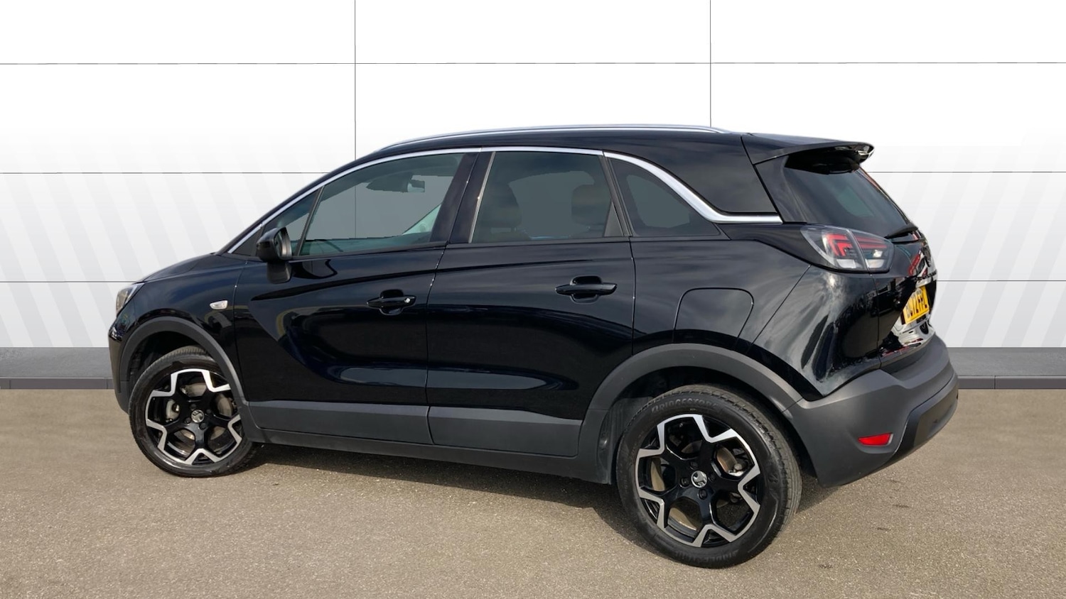 Used Vauxhall Crossland 2023 for sale - 77733007: Photo 2