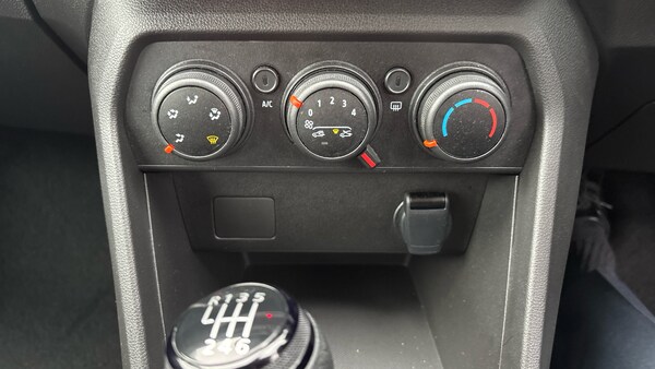 Used Dacia Sandero Stepway 2024 for sale - 76211599: Photo 45