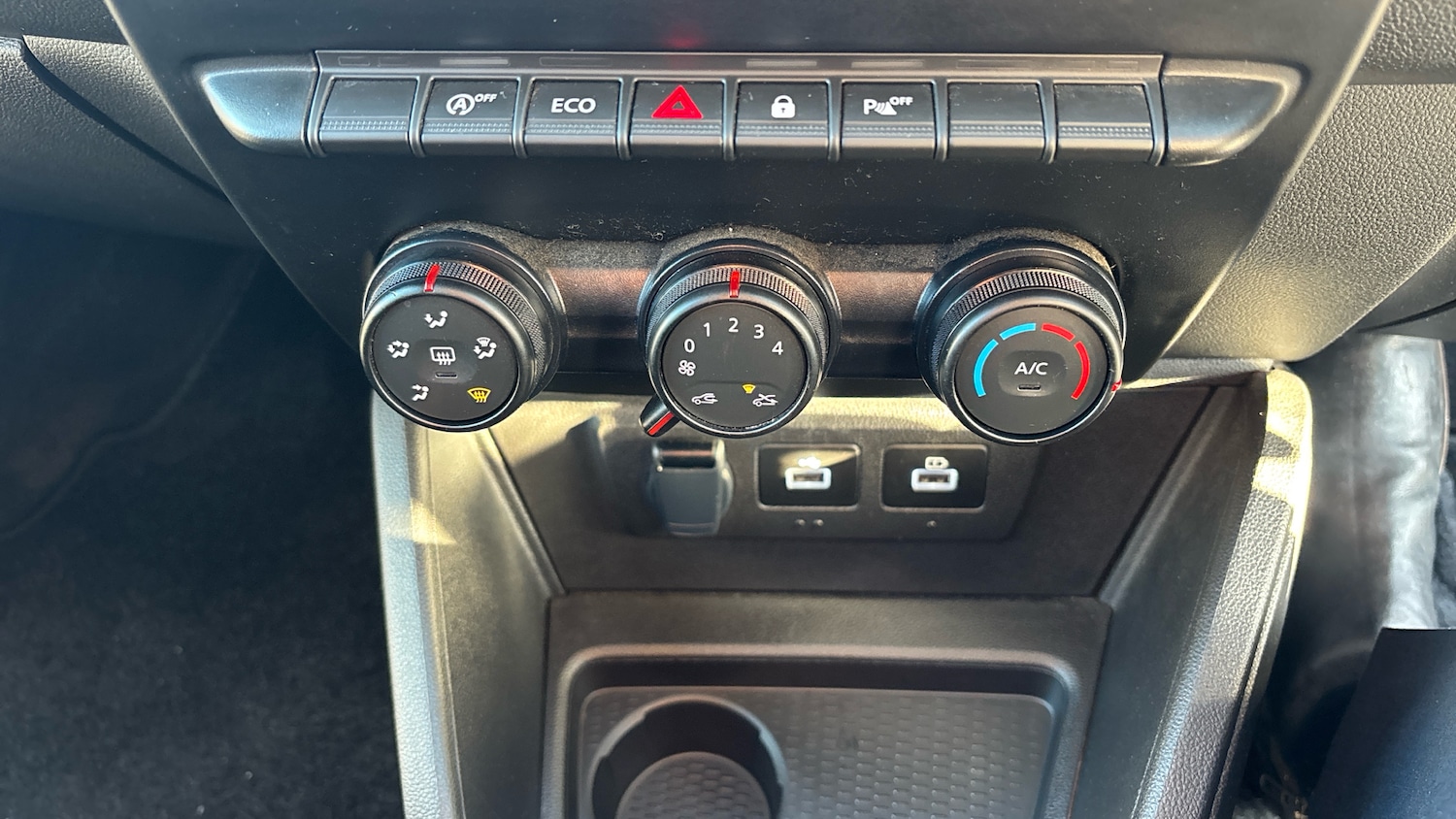 Used Dacia Duster 2023 for sale - 76578081: Photo 40