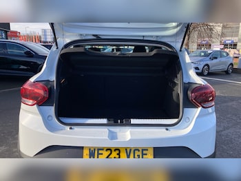 Used Dacia Sandero Stepway 2023 for sale - 76951002: Photo