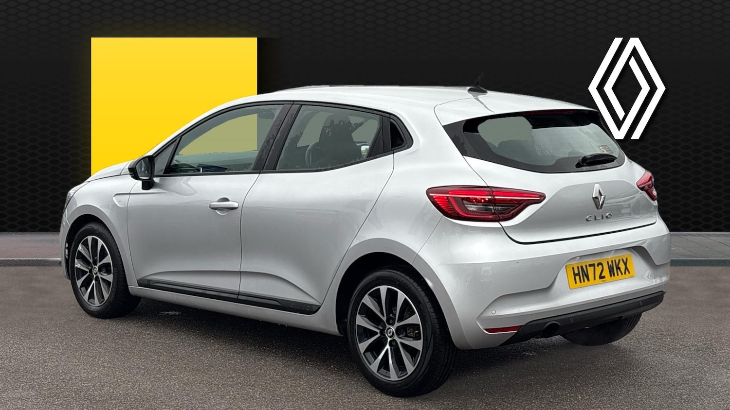 Used Renault Clio 2022 for sale - 76355444: Photo 2