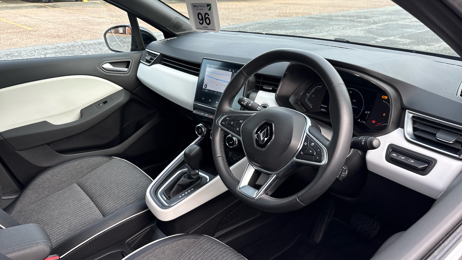 Used Renault Clio 2022 for sale - 76244725: Photo 11